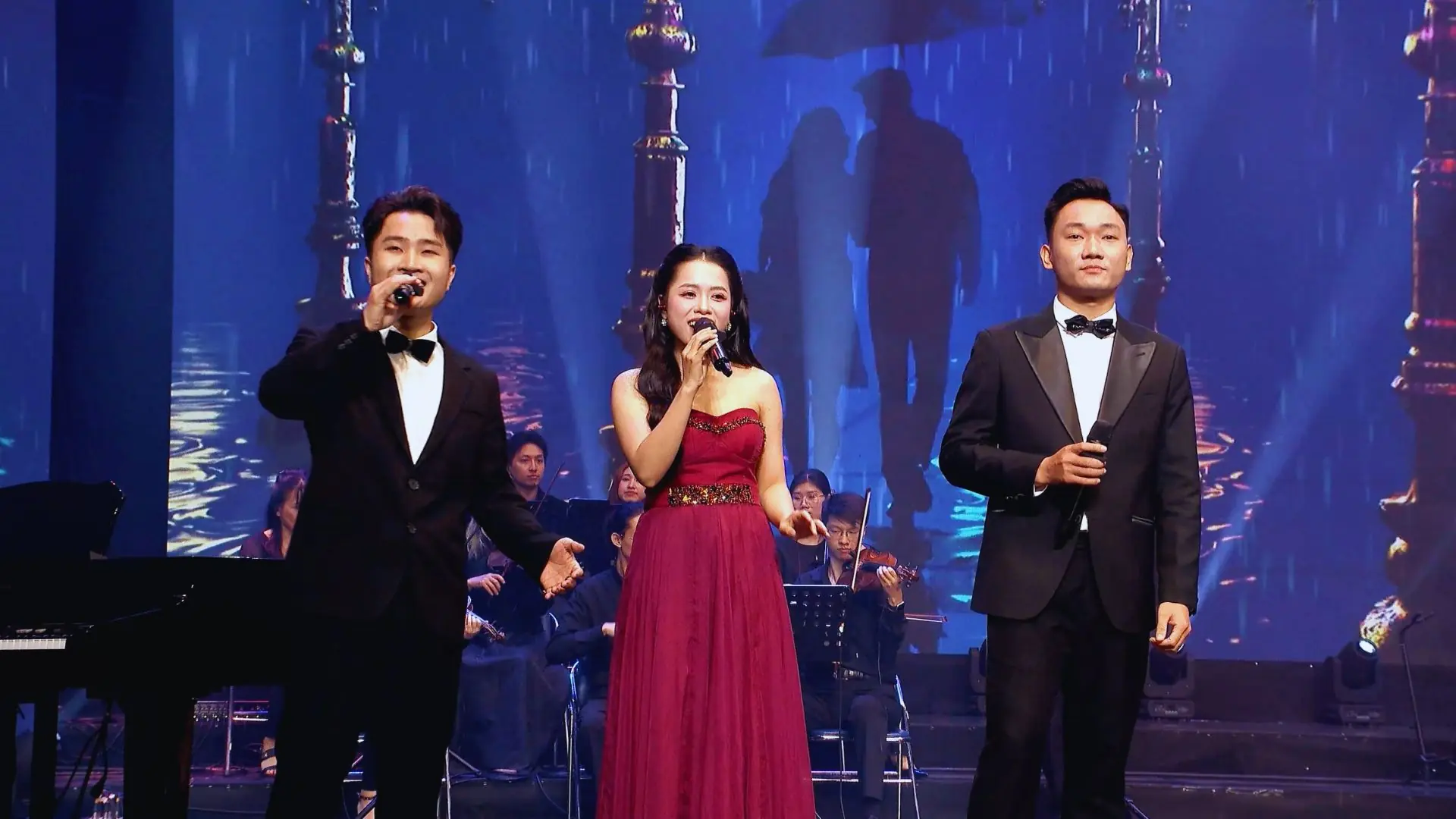 Đường xa ướt mưa